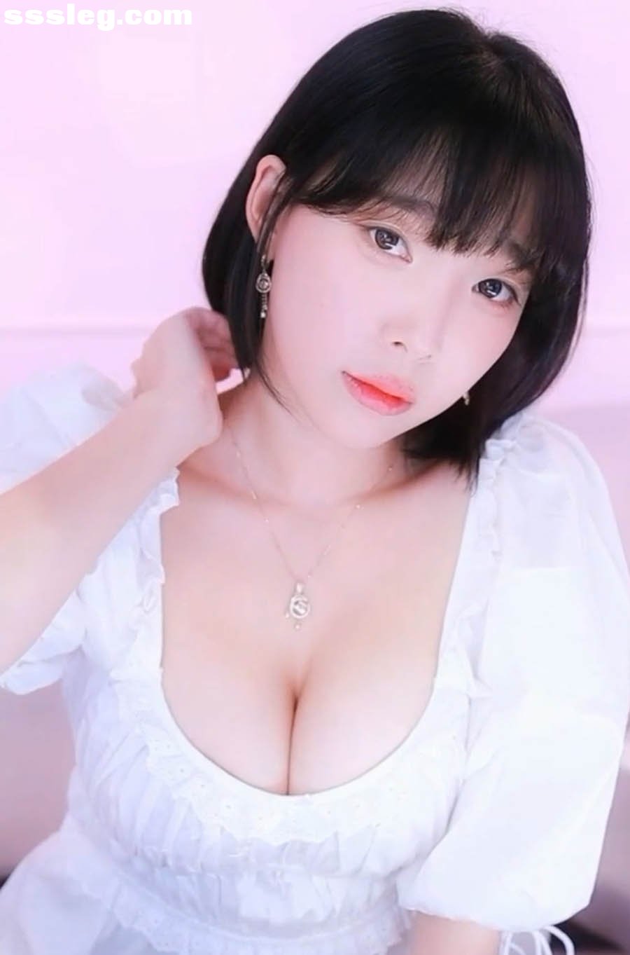 v (1).jpg