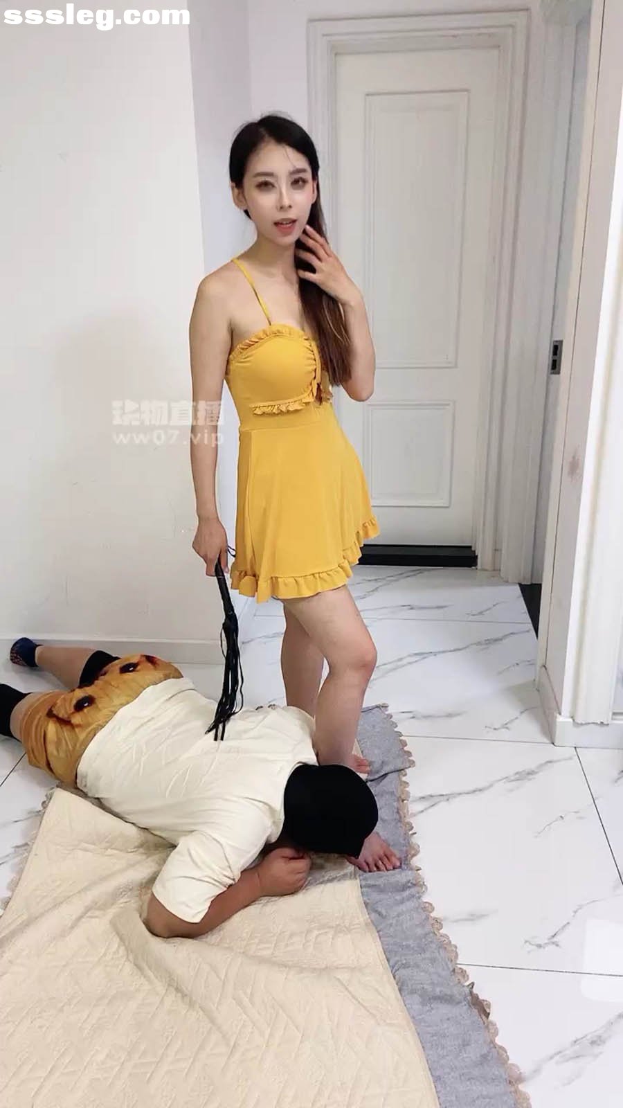 V (3).jpg
