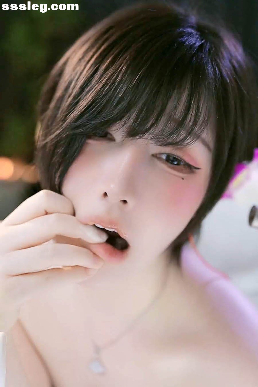 V.jpg