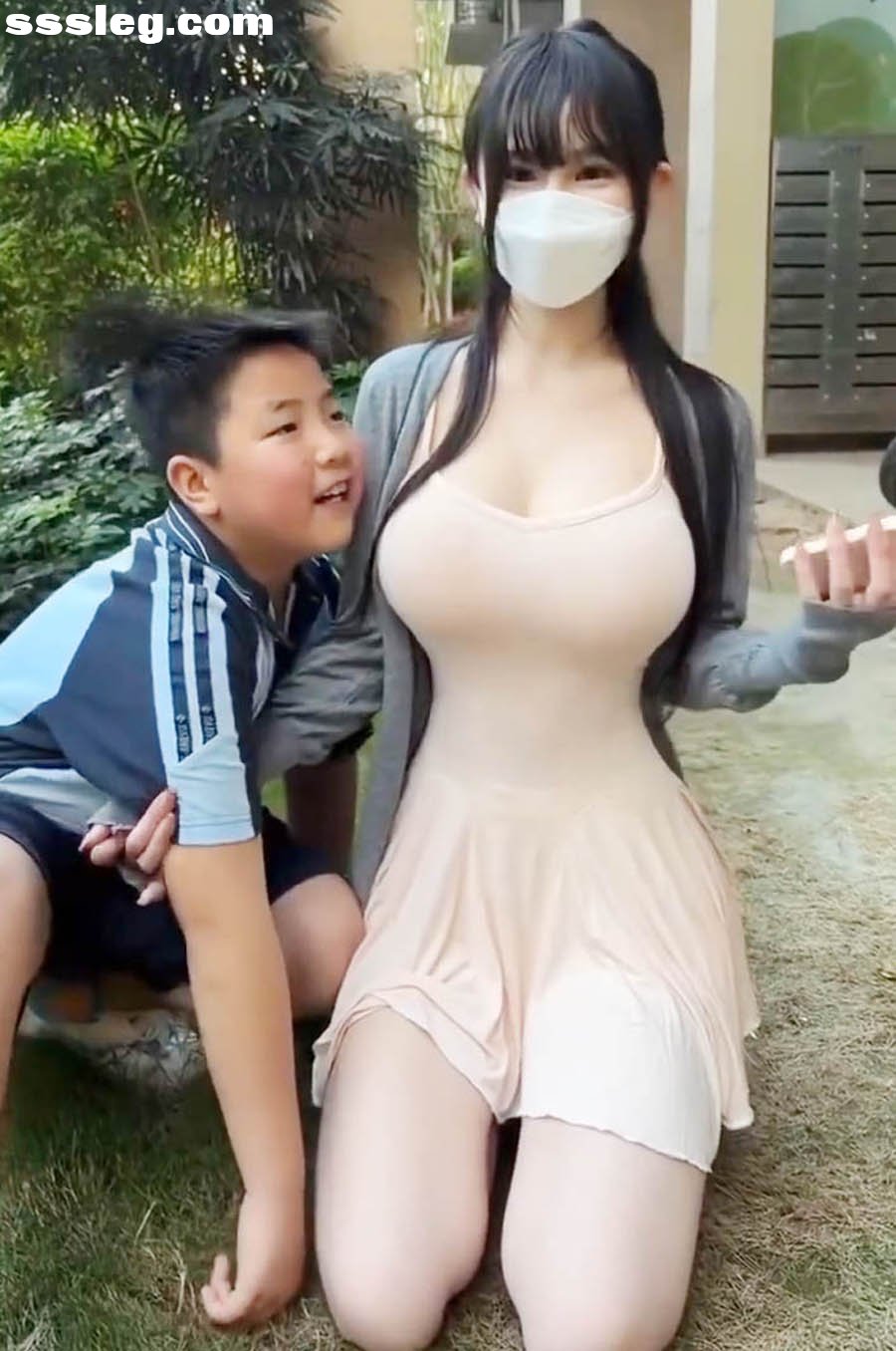 V.jpg