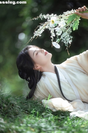 [YITUYU艺图语]2025.11.14 时光清浅处一步一安然 瞿黑黑[12P79M]