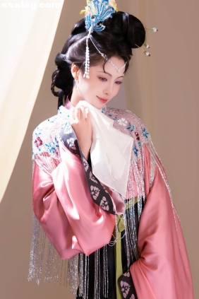 [YITUYU艺图语]2025.12.09 小师傅请开门 阿初鹅鹅[9P117M]